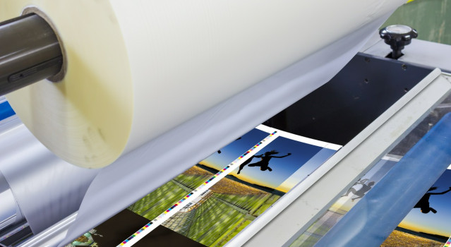 Jak ścianki reklamowe wpływają na doświadczenie klienta