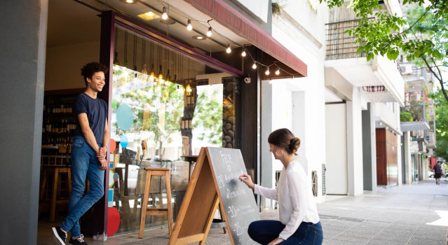 5 kreatywnych sposobów na wykorzystanie potykacza reklamowego